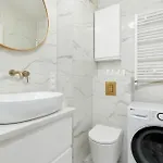 Bright & Modern With Balcony Close To The Center By Renters شقة *