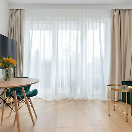 Apartment Bright & Modern With Balcony Close To The Center By Renters *
