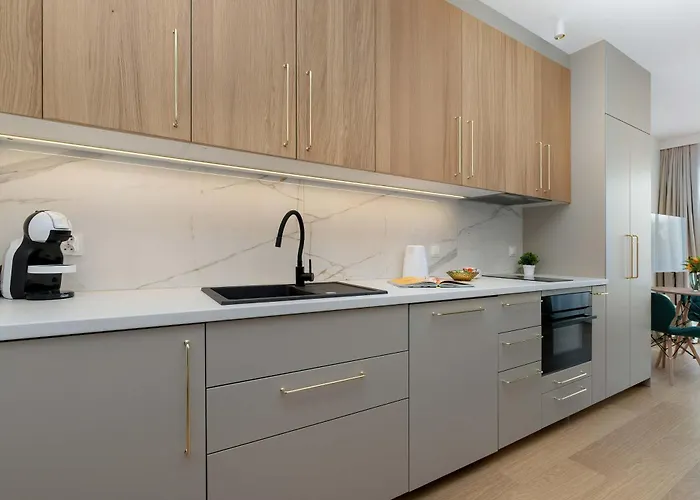 דירה Bright & Modern With Balcony Close To The Center By Renters