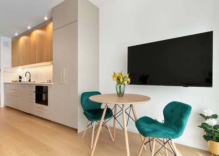דירה Bright & Modern With Balcony Close To The Center By Renters *